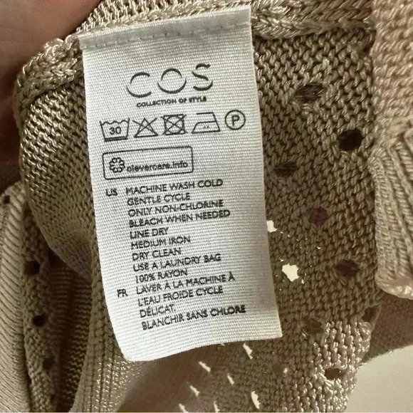 LIKE NEW | COS Short Sleeve Knit Sweater w/ Cut Out Accents | Women’s Size M - Picture 4 of 7